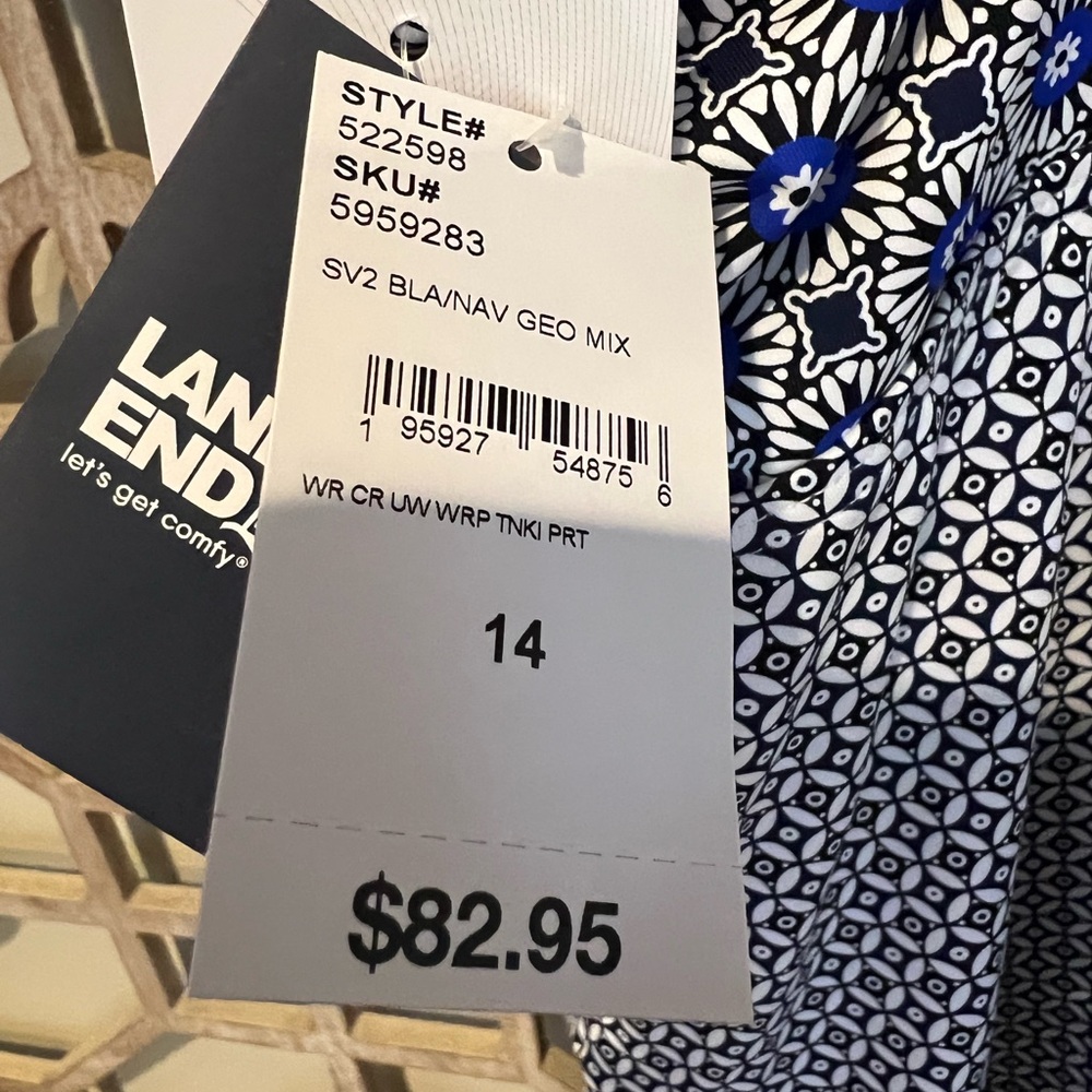 Lands' End Black and Navy Underwire Wrap Tankini Swim Top
NWT - Picture 5 of 6